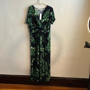 Gilli Black and Green Leaf Maxi Dress